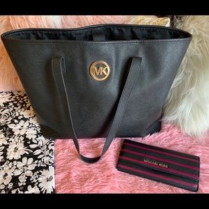 Authentic Micheal Kors Purse and Wallet
